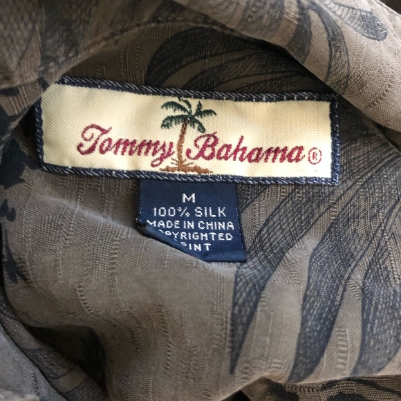 Tommy Bahama Short Sleeves 100% silk shirt Sz M - Picture 7 of 7